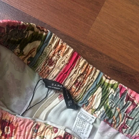 Zara Floral Patterned Pants - Red and Green - Picture 2 of 2